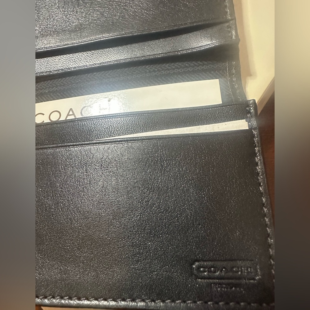 Coach (Beeker) bifold card holder  Reduce - Picture 5 of 5